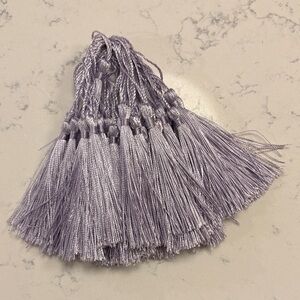 😀😀😀 50pc Lavender Bookmark Tassels 5” Silky Floss w/ Knot DIY Craft Jewelry
